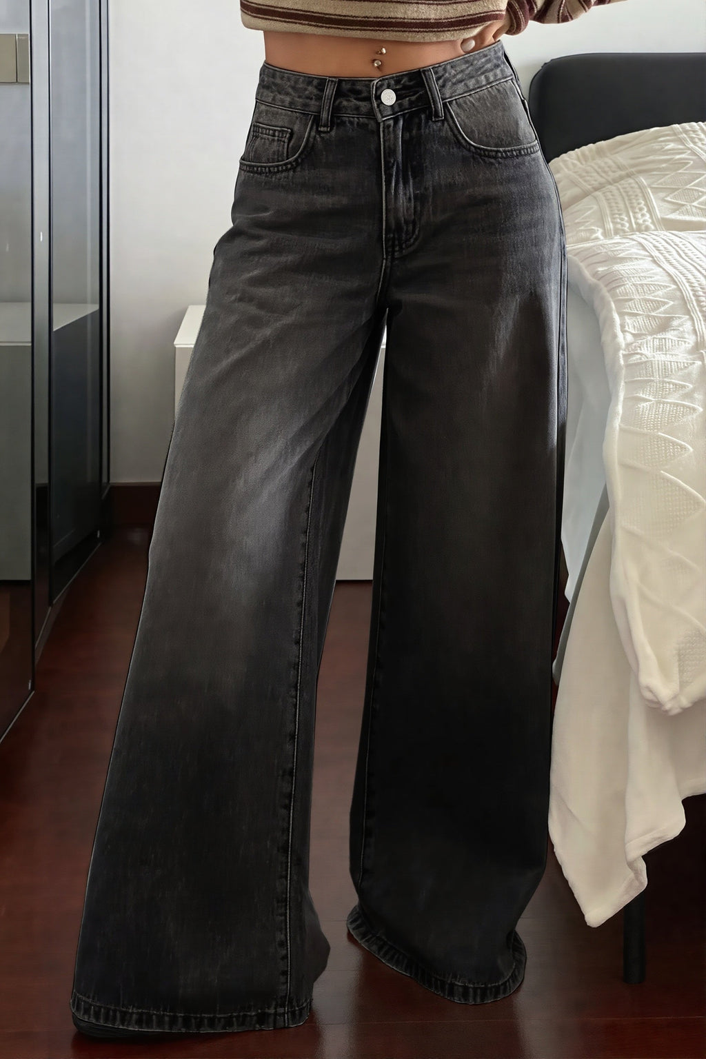 star-patch-wide-leg-jeans