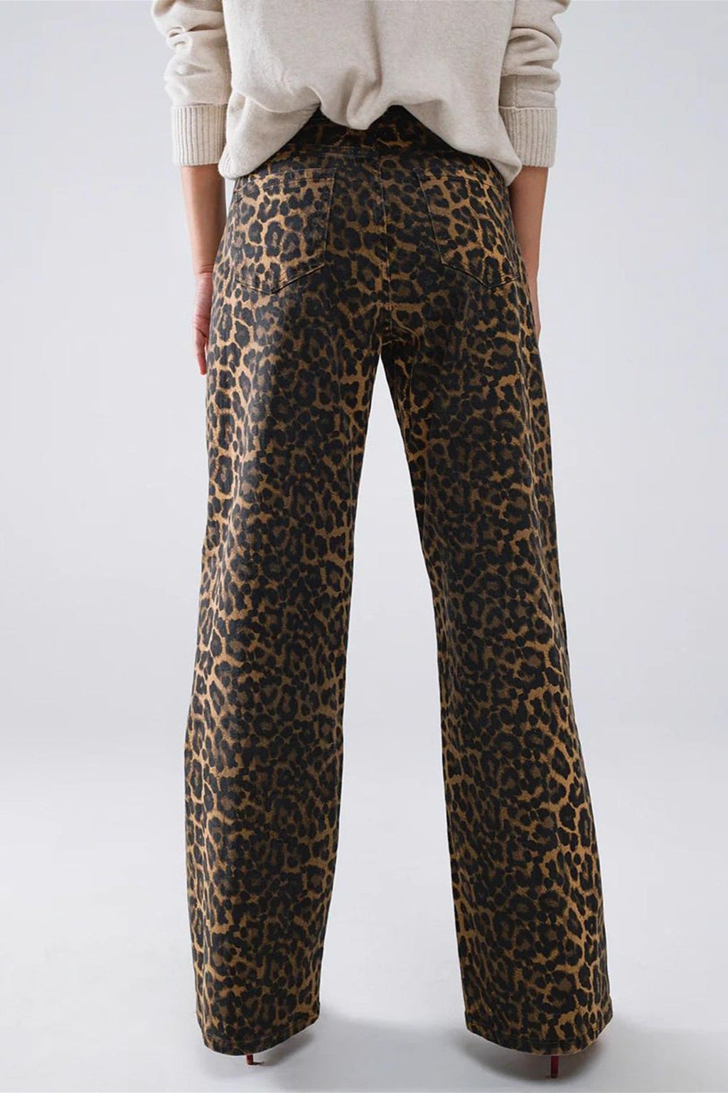 leopard-chic-straight-leg-jeans