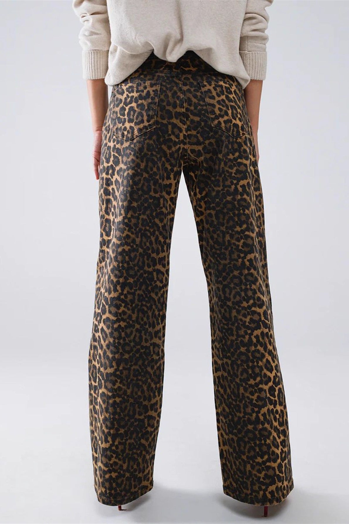 leopard-chic-straight-leg-jeans