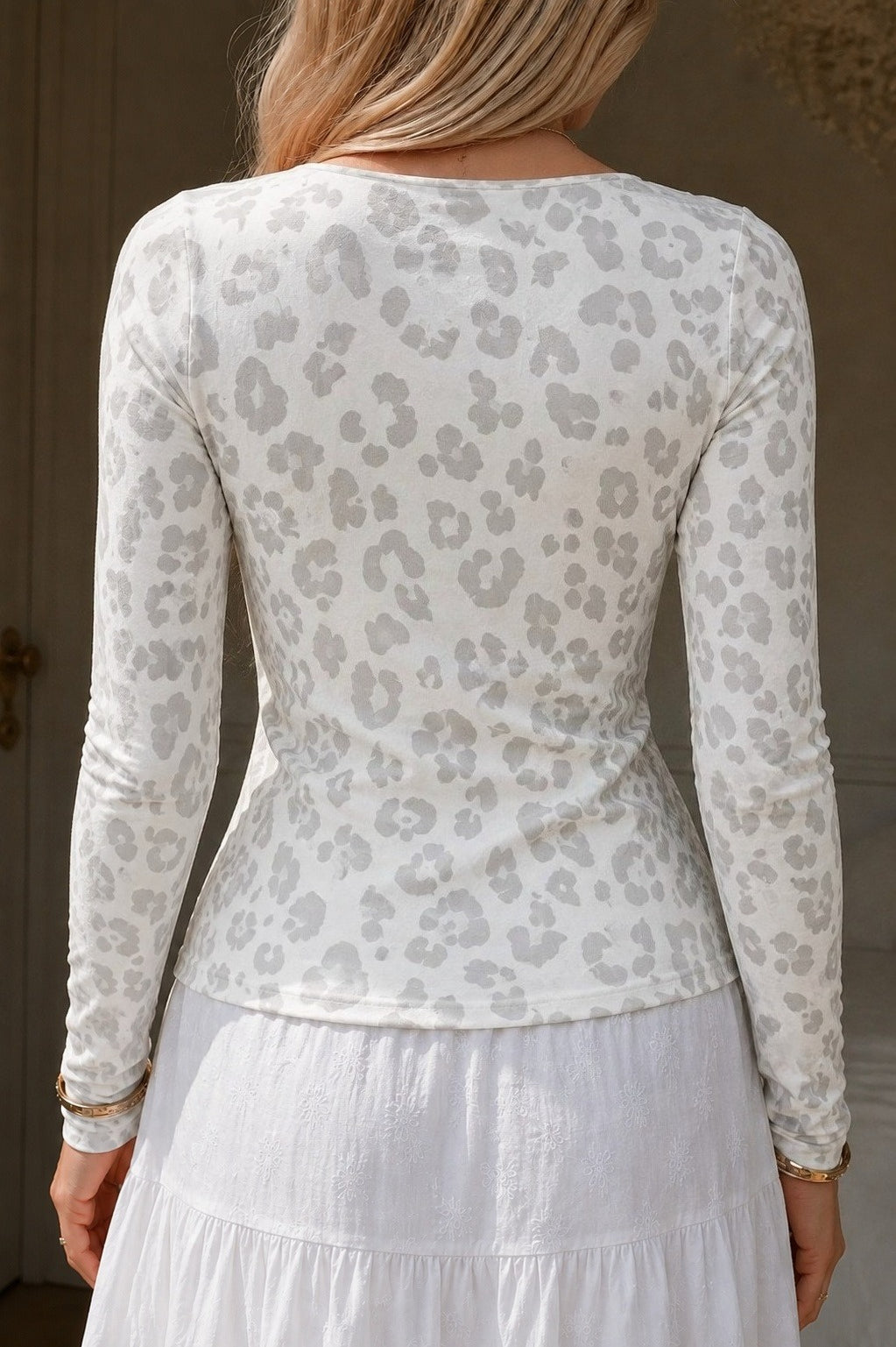 leopard-fitted-long-sleeve-tee