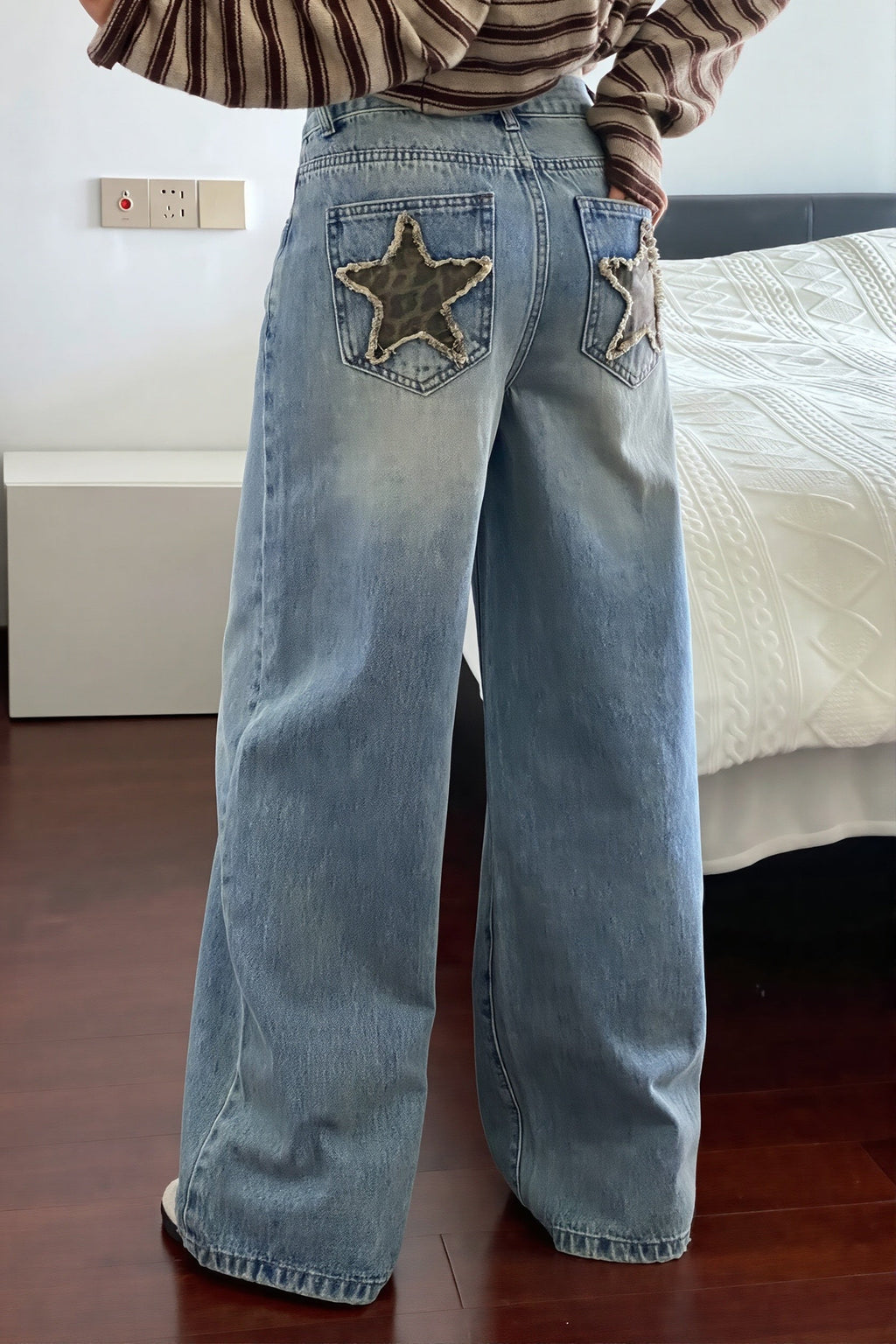 star-patch-wide-leg-jeans