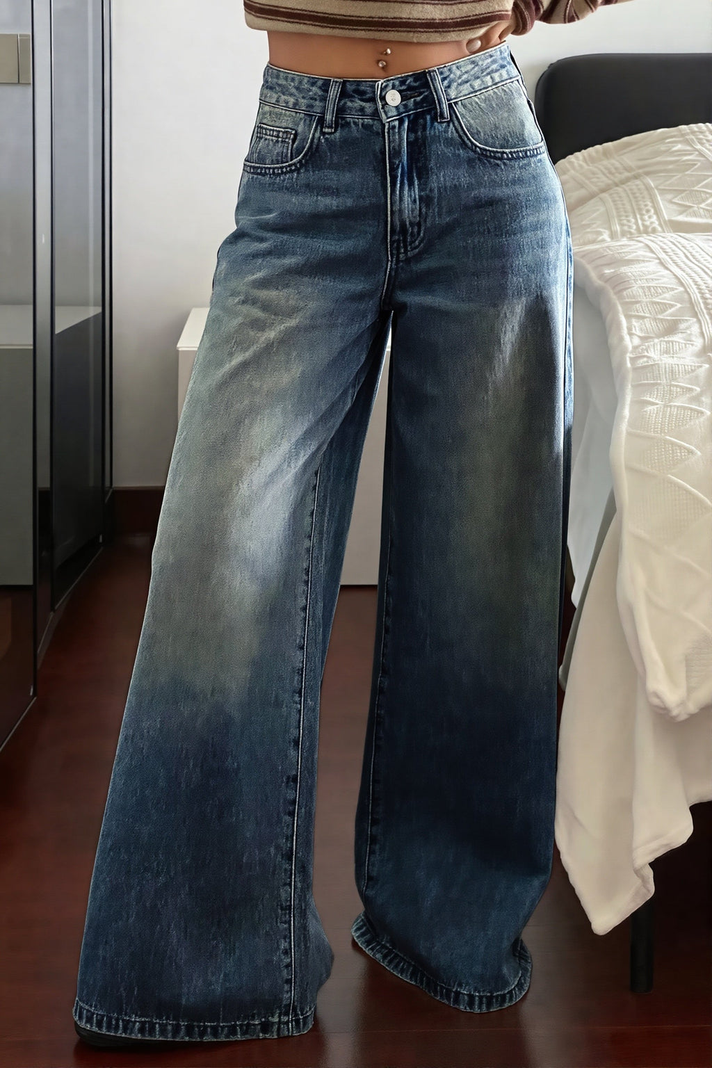 star-patch-wide-leg-jeans