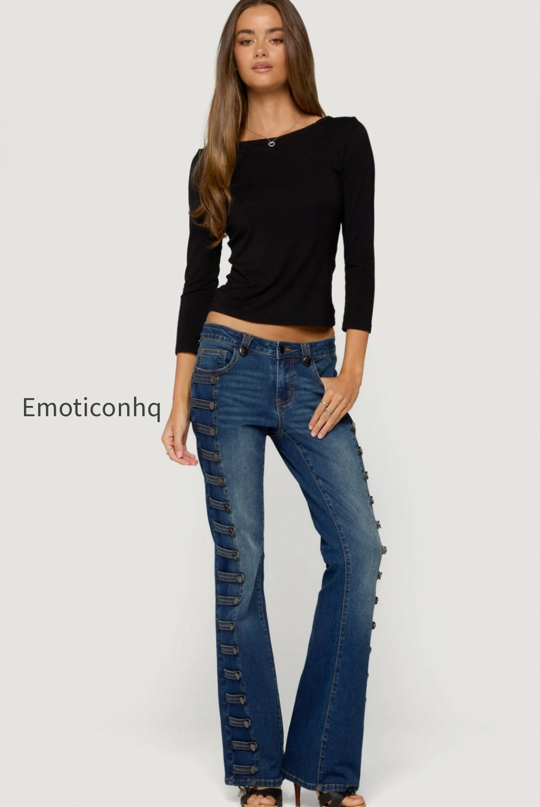 s25683_black